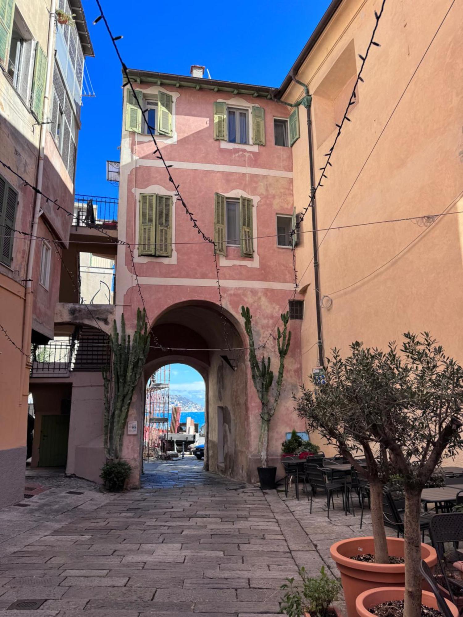 Bordiland 1 Apartment Bordighera Bagian luar foto