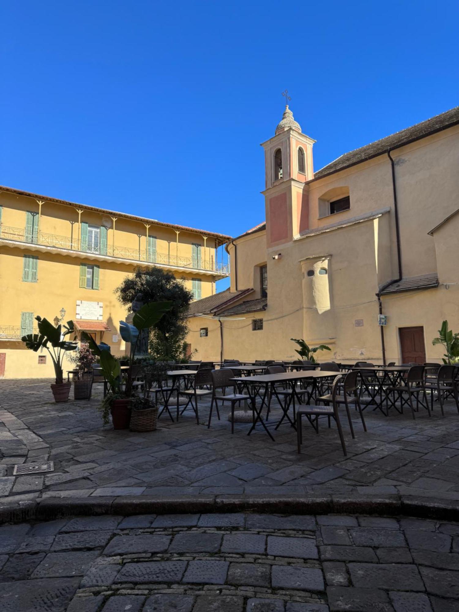 Bordiland 1 Apartment Bordighera Bagian luar foto